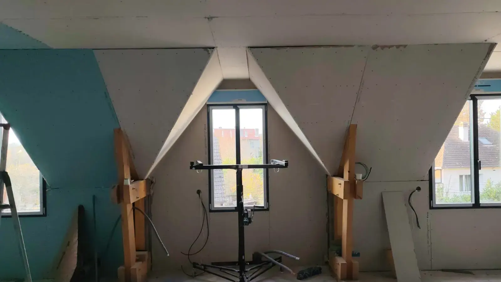 Travaux intérieurs de maison, doublage, cloison, faux plafond et isolation
