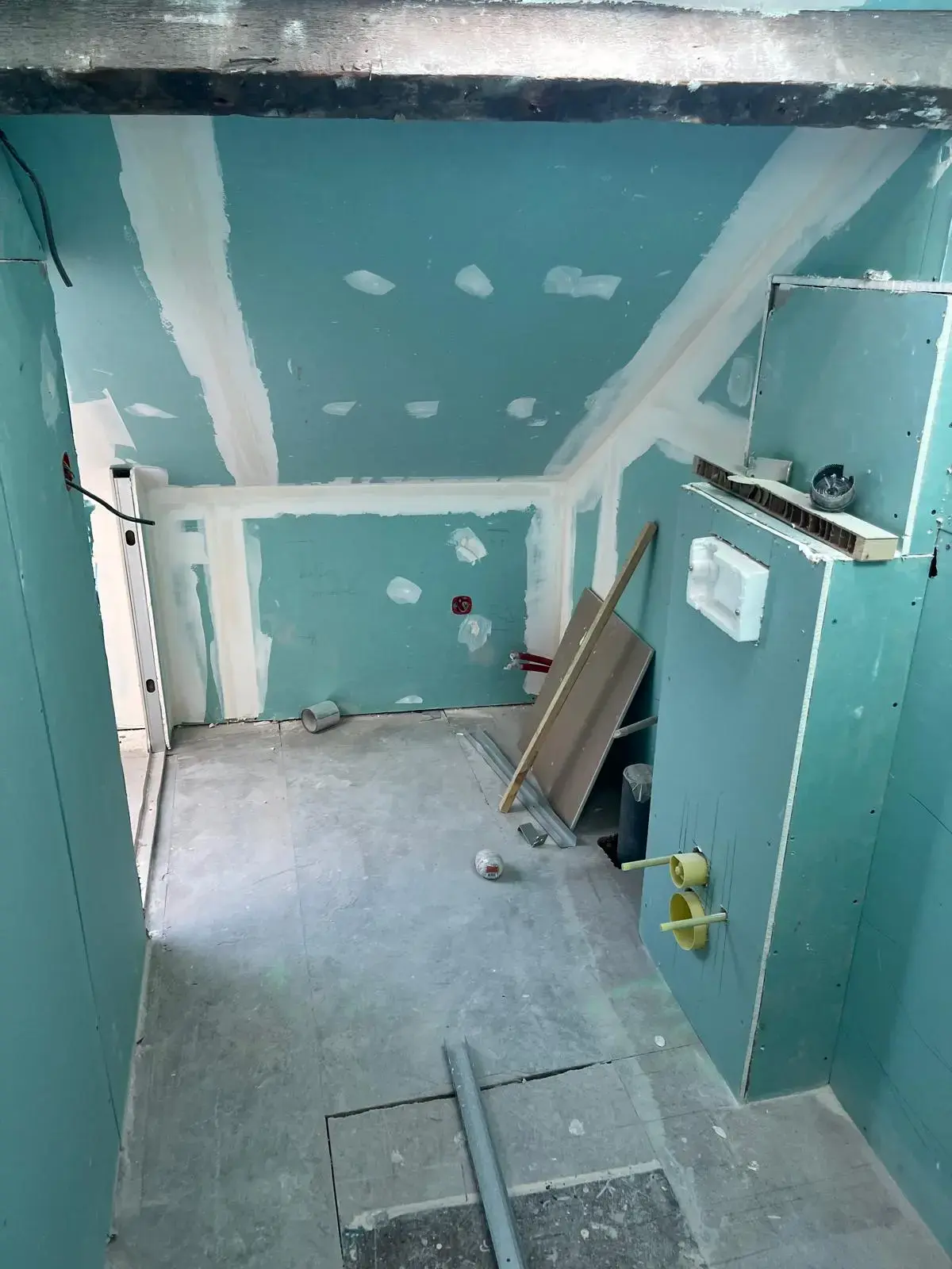 Travaux intérieurs de maison, doublage, cloison, faux plafond et isolation