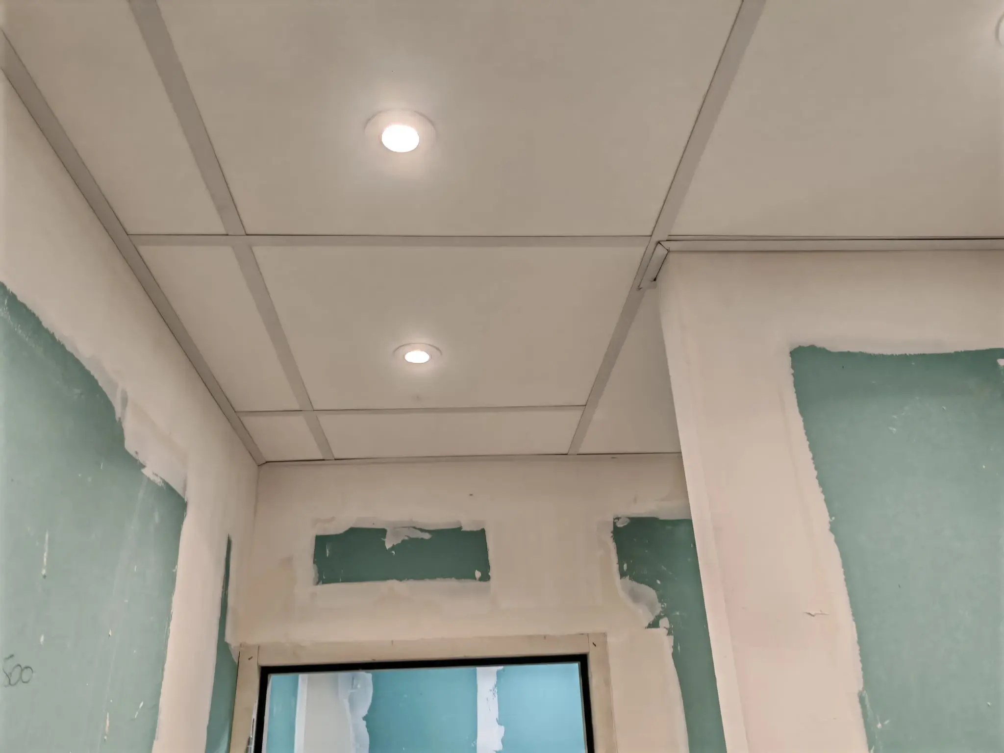Travaux de rénovation intérieur, doublage, cloison, électricité, faux plafond démontable