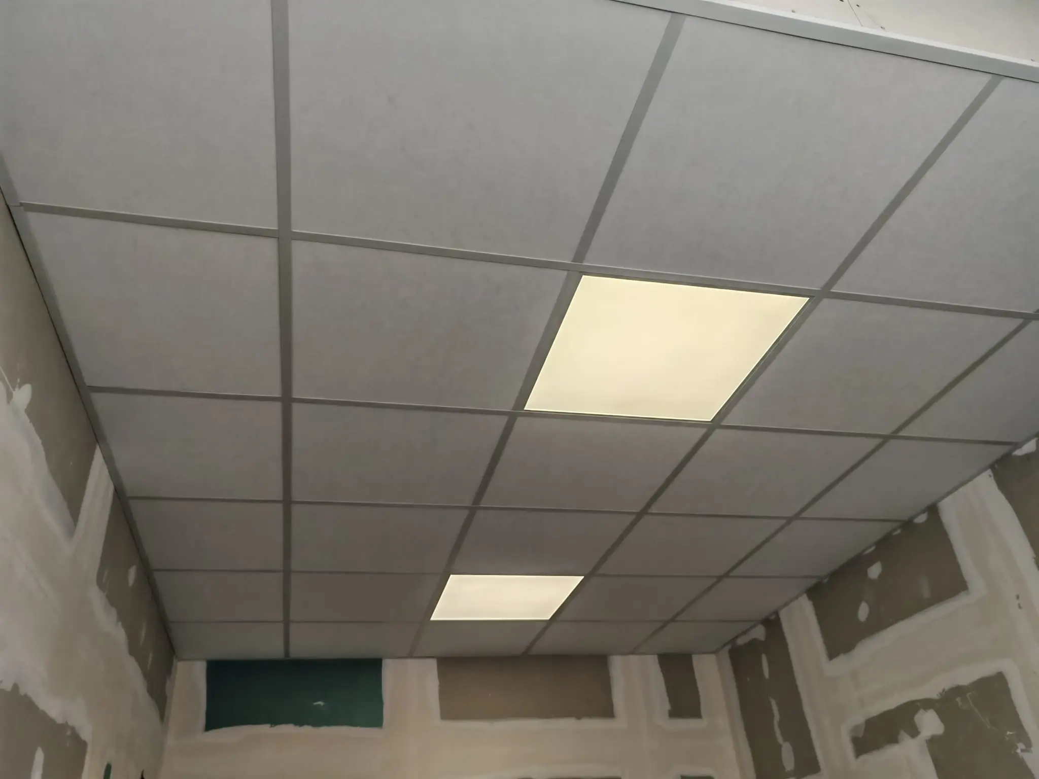 Travaux de rénovation intérieur, doublage, cloison, électricité, faux plafond démontable