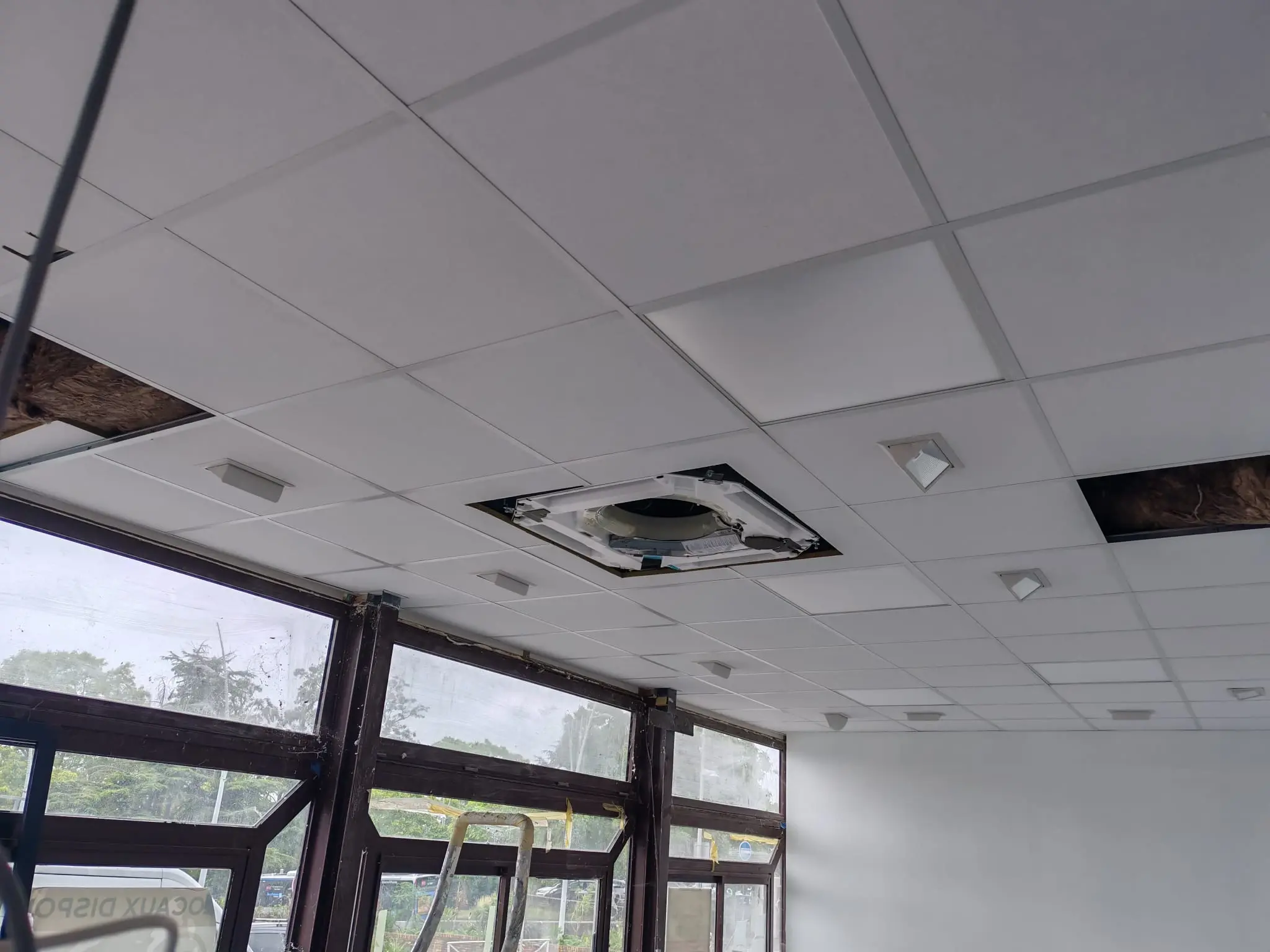 Travaux de rénovation intérieur, doublage, cloison, électricité, faux plafond démontable