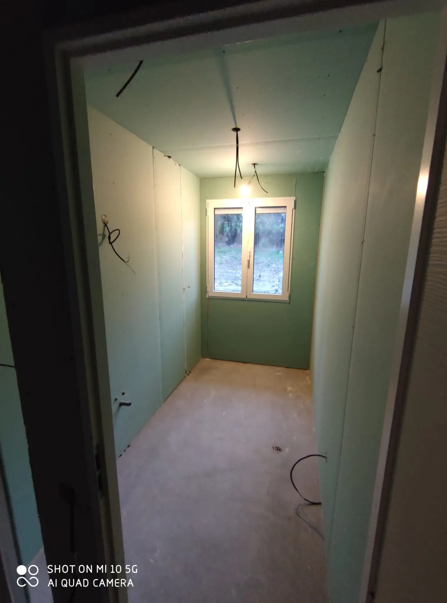 Travaux de rénovation intérieure, isolation intérieure, doublage, cloison, faux plafond, pose de fenêtre et climatisation
